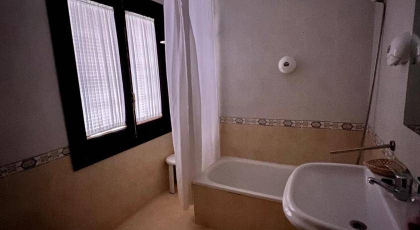 Photo of Bathroom in Daimiel