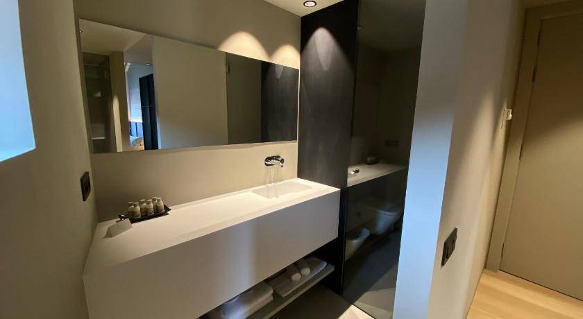 Photo of Bathroom in Granon