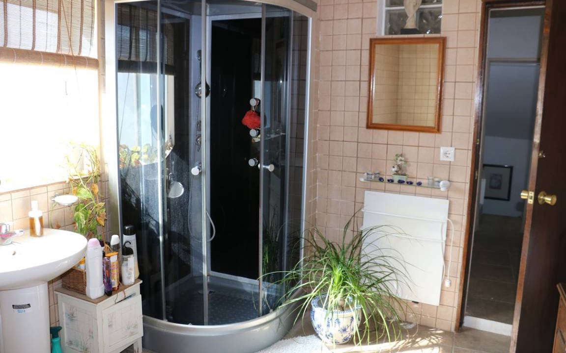 Photo of Bathroom in Seron