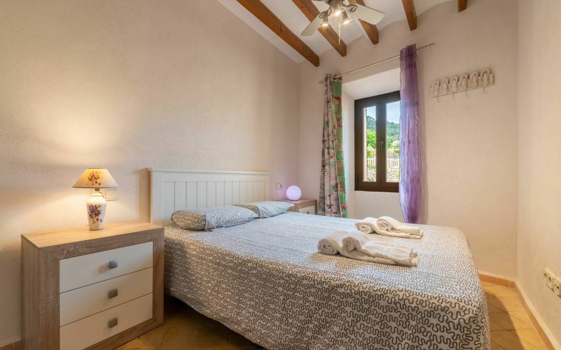 Photo of Bedroom in Banyalbufar