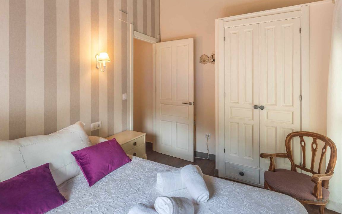 Photo of Bedroom in Rales