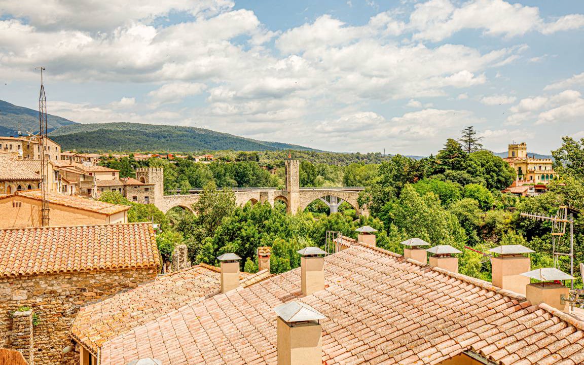 Photo of Others in Besalu