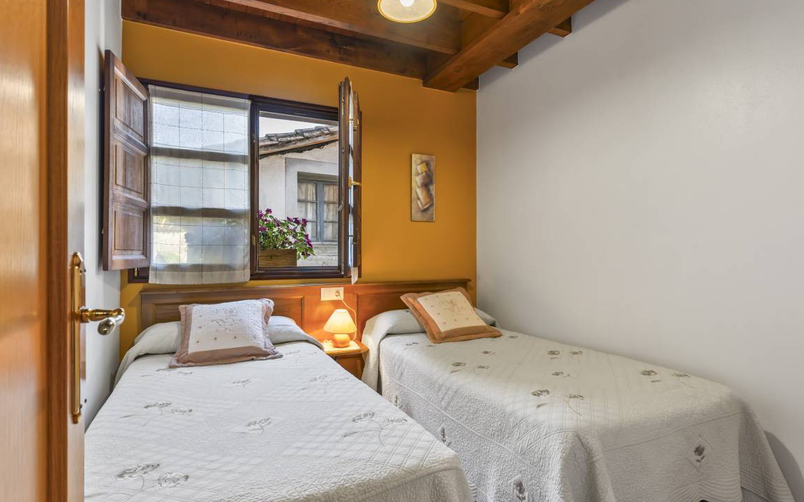 Photo of Bedroom in Llenin