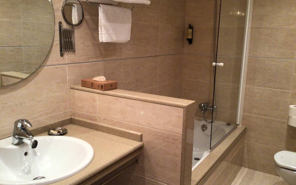 Photo of Bathroom in Faro