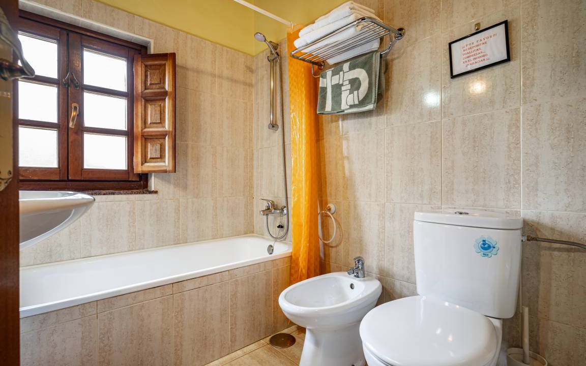 Photo of Bathroom in Barzana