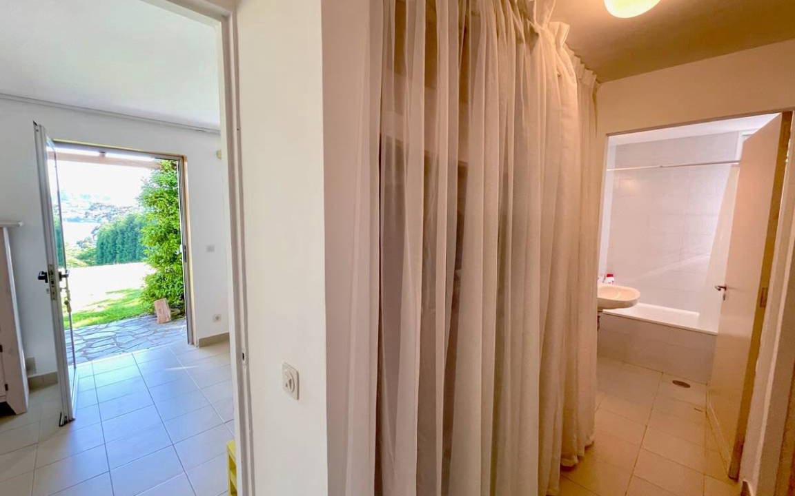 Photo of Bathroom in Faro