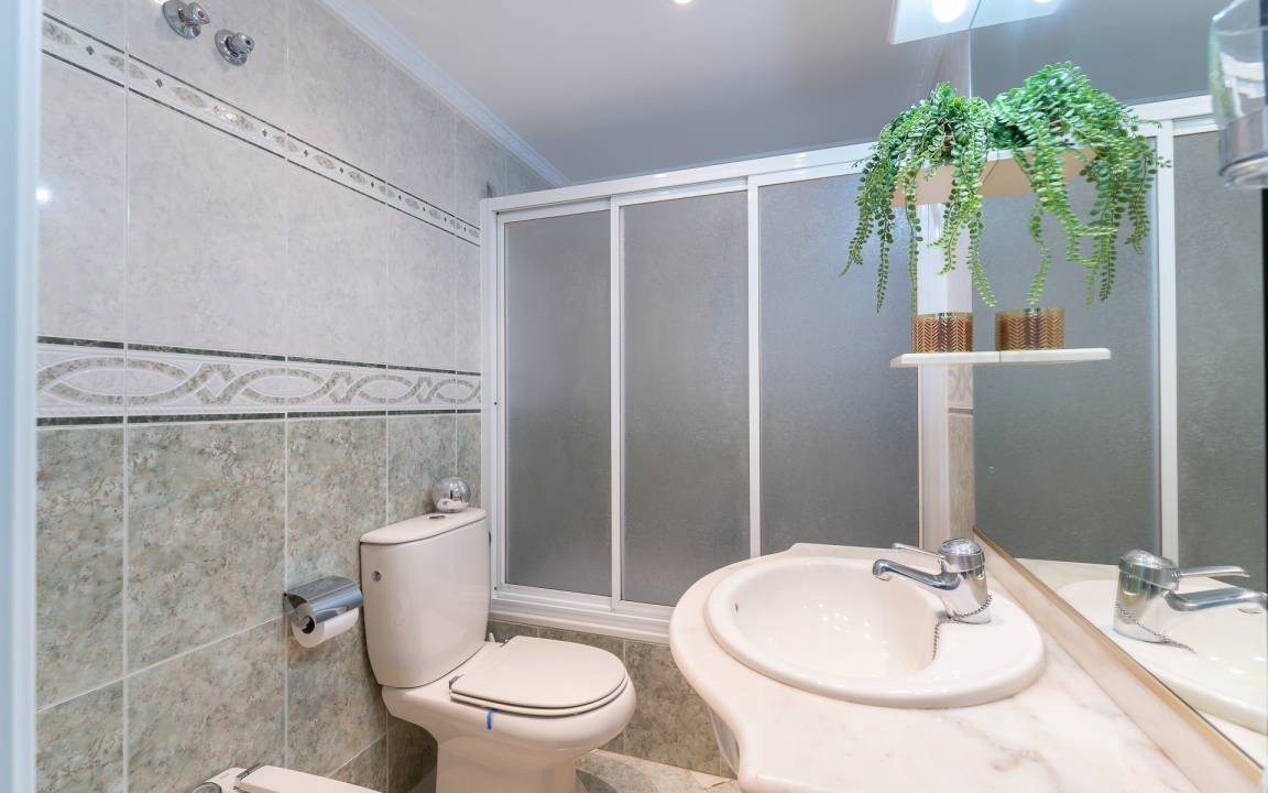Photo of Bathroom in Carihuela