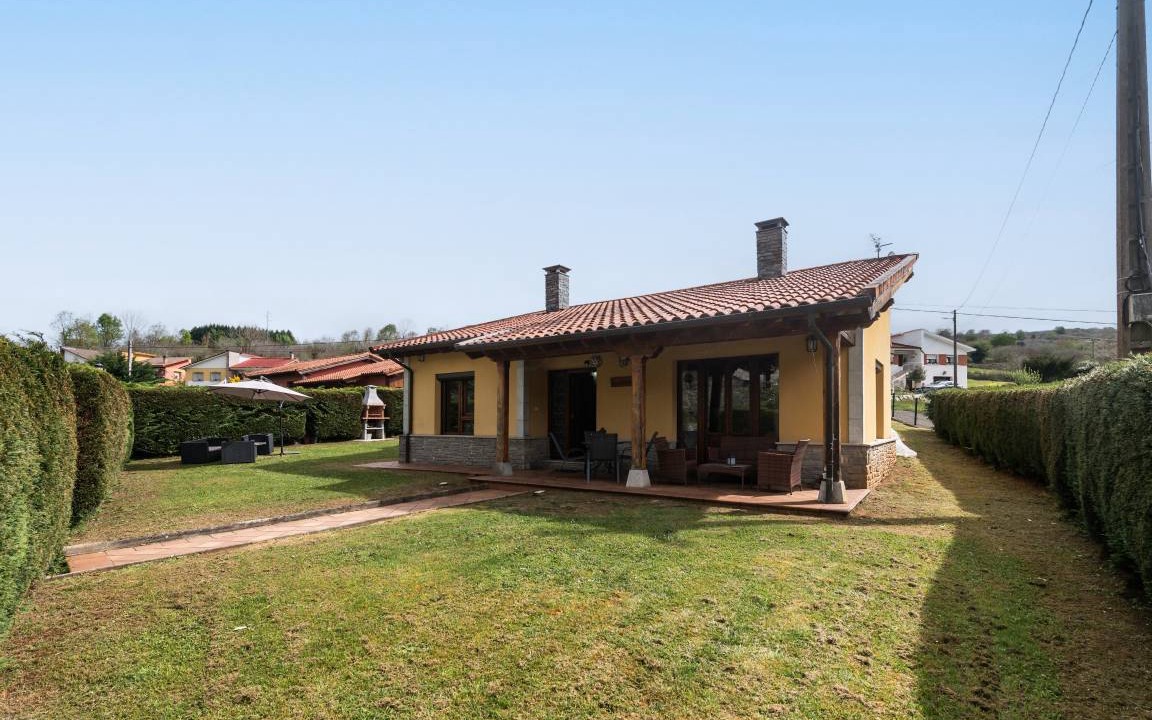 Photo of Buildings in Puente Nuevo