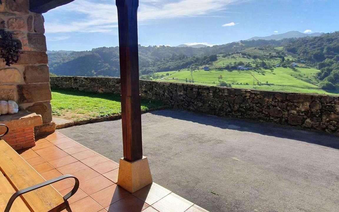 Photo of Patio Balcony in Parres