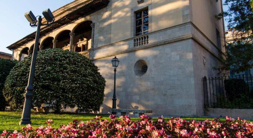 Photo of Others in La Llotja-Born