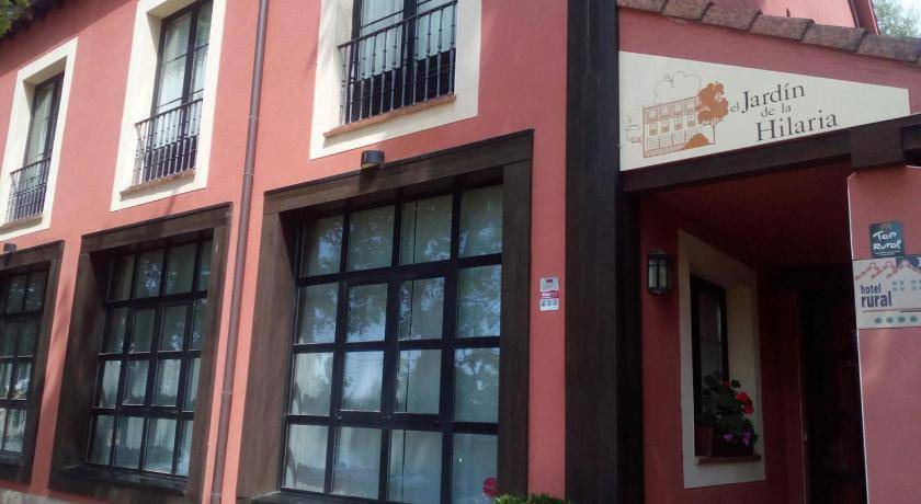 Photo of Buildings in La Pradera de Navalhorno