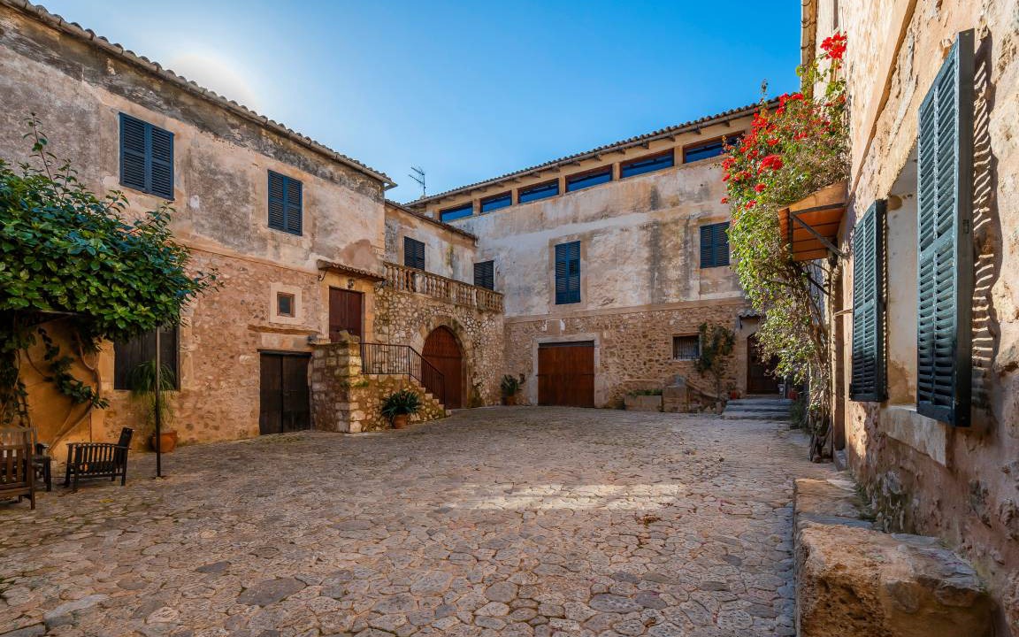 Photo of Buildings in Puigpunyent