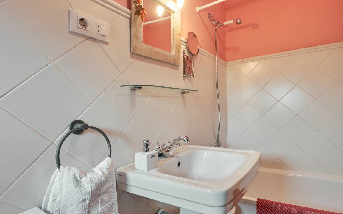 Photo of Bathroom in Robledo de la Guzpena