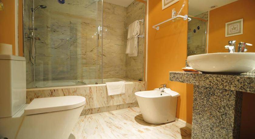 Photo of Bathroom in San Vicente de la Sonsierra