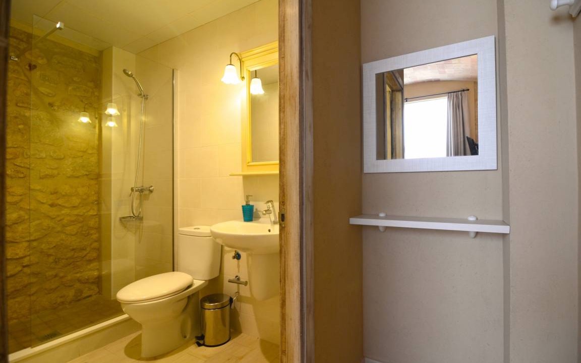 Photo of Bathroom in Pals