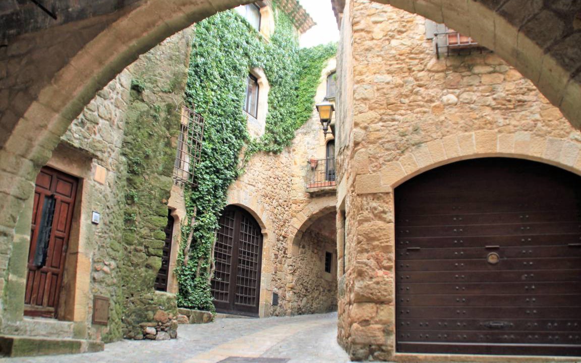 Photo of Buildings in Pals