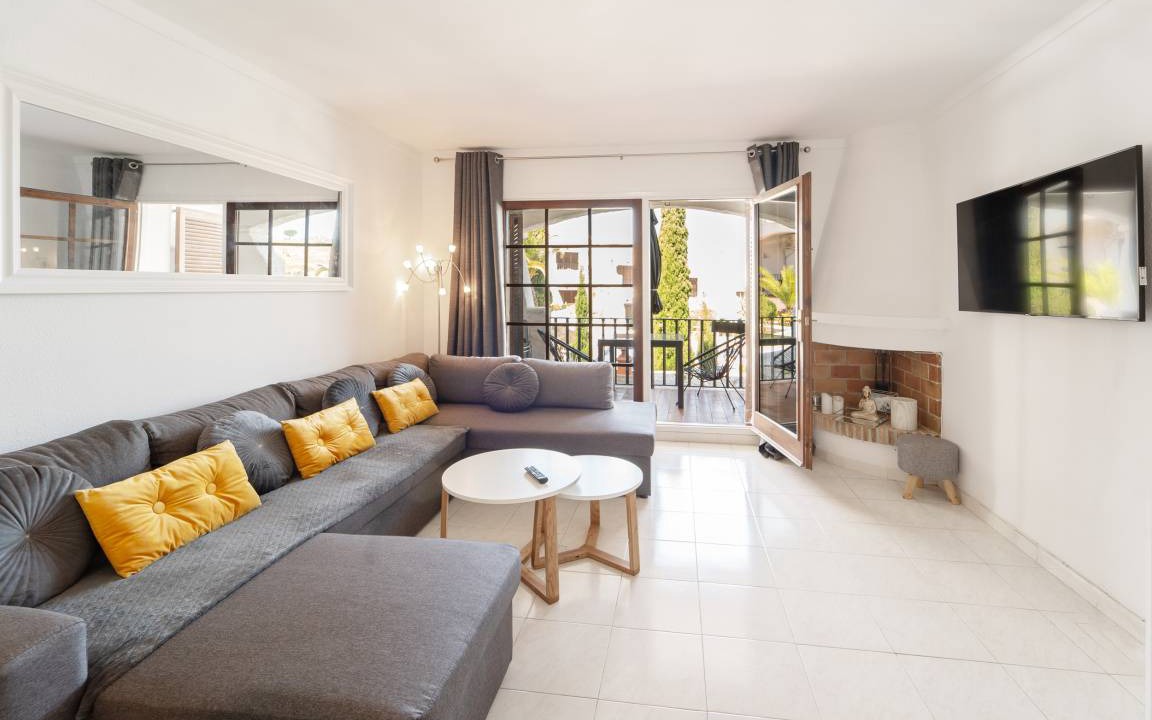 Photo of Livingroom in Roses Town Center