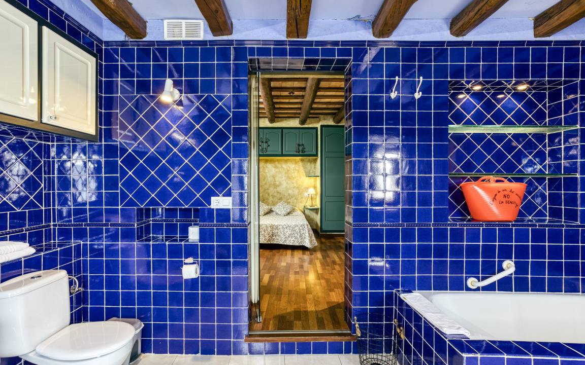 Photo of Bathroom in Llampaies