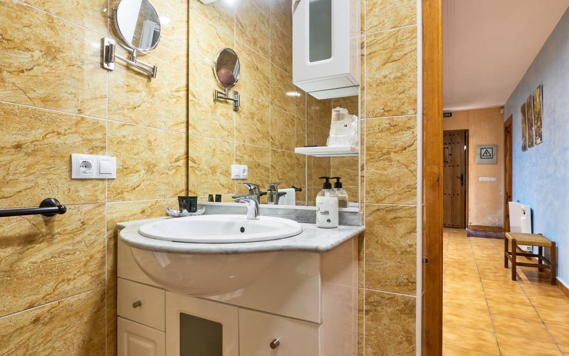 Photo of Bathroom in La Omanuela