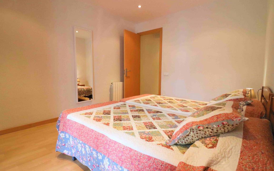 Photo of Bedroom in Roses Town Center