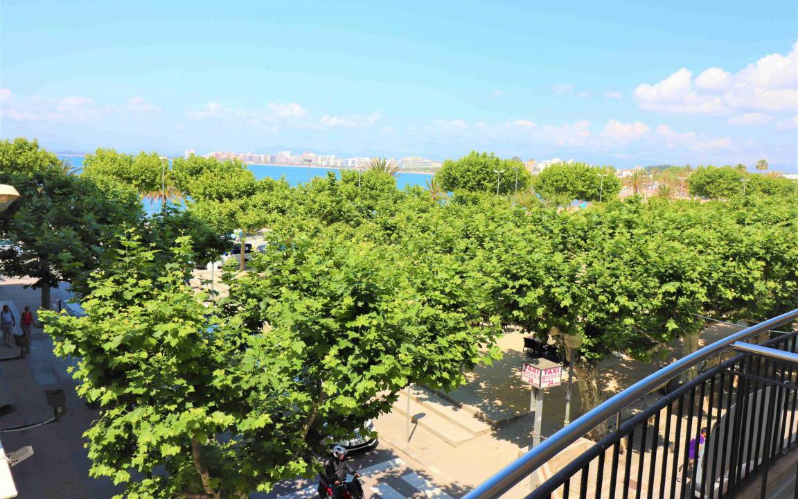 Photo of Patio Balcony in Roses Town Center