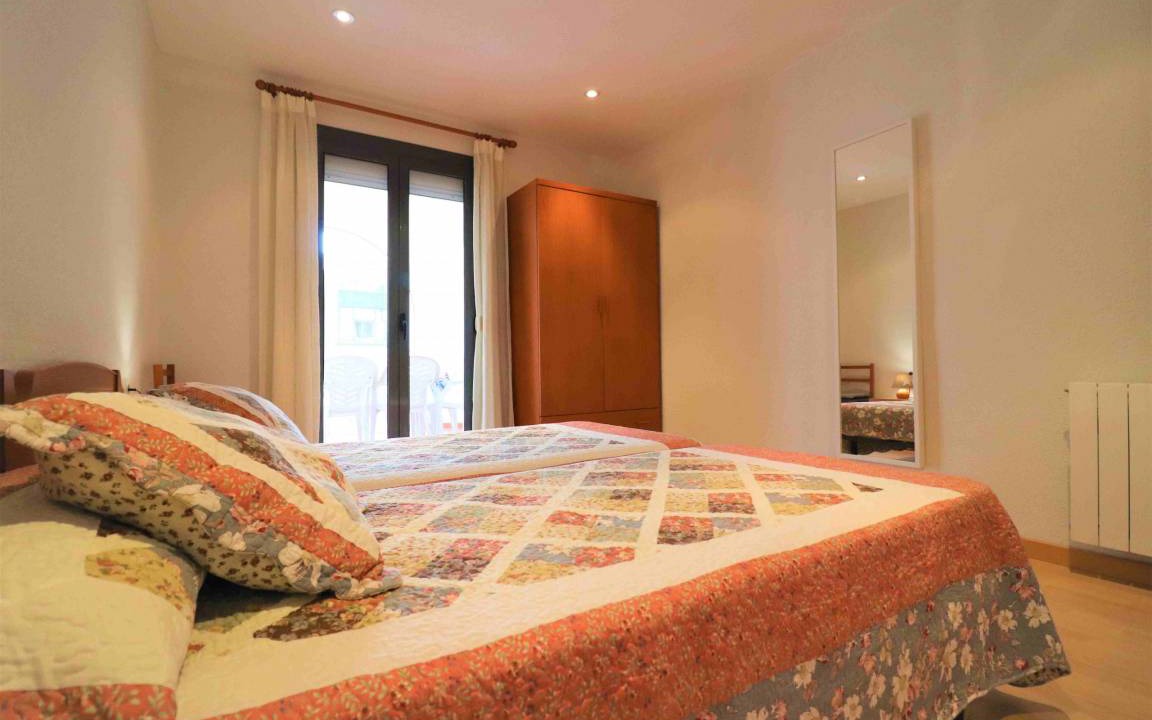 Photo of Bedroom in Roses Town Center