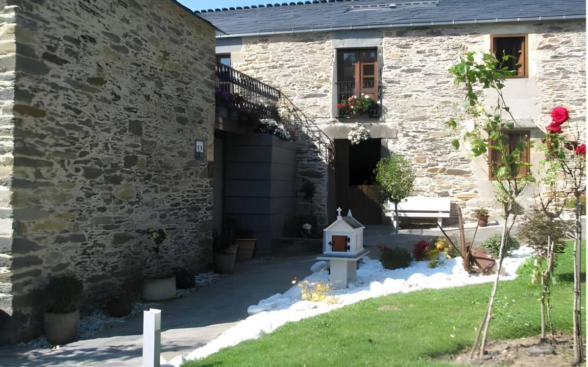 Photo of Others in Monfero
