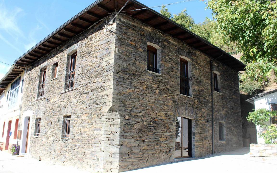 Photo of Buildings in Susane del Sil