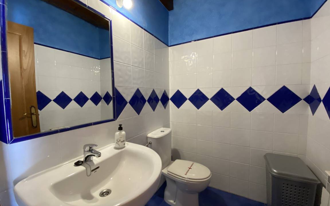 Photo of Bathroom in Parres