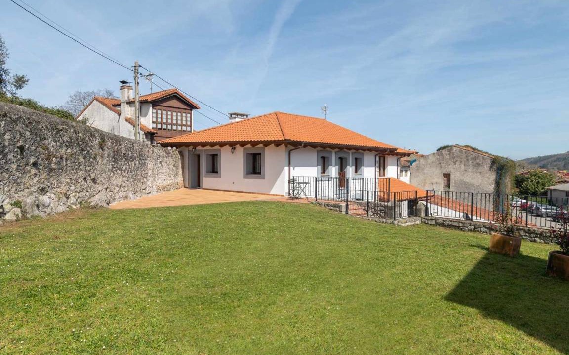 Photo of Buildings in Parres Municipality