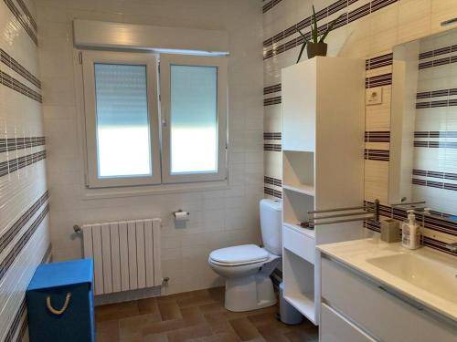 Photo of Bathroom in Arcade