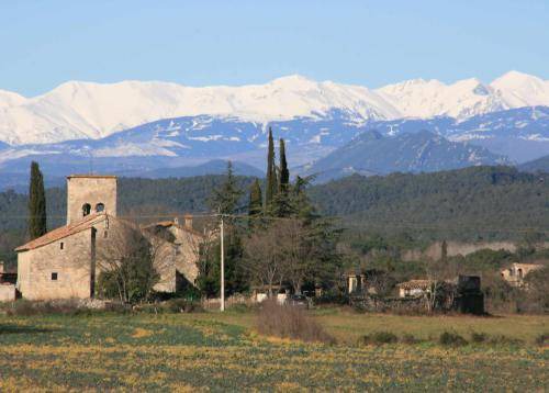 Photo of Buildings in Maia de Montcal