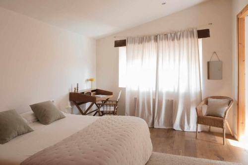 Photo of Bedroom in Sant Jordi Desvalls