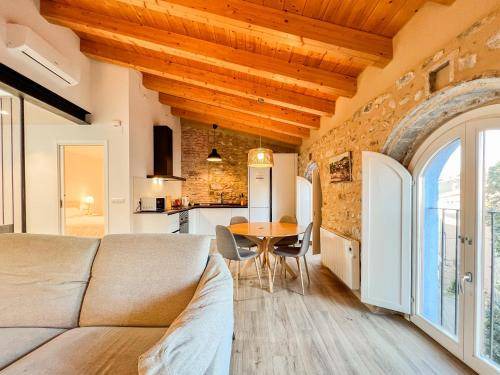 Photo of Others in Besalu