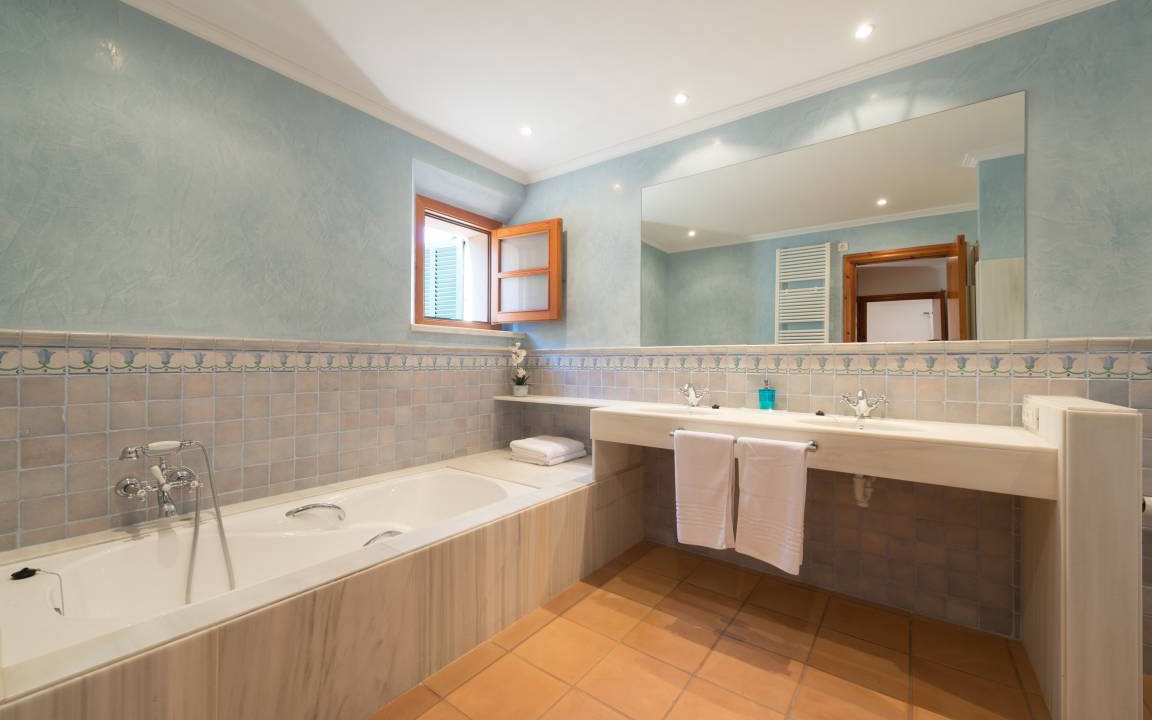 Photo of Bathroom in Fornalutx