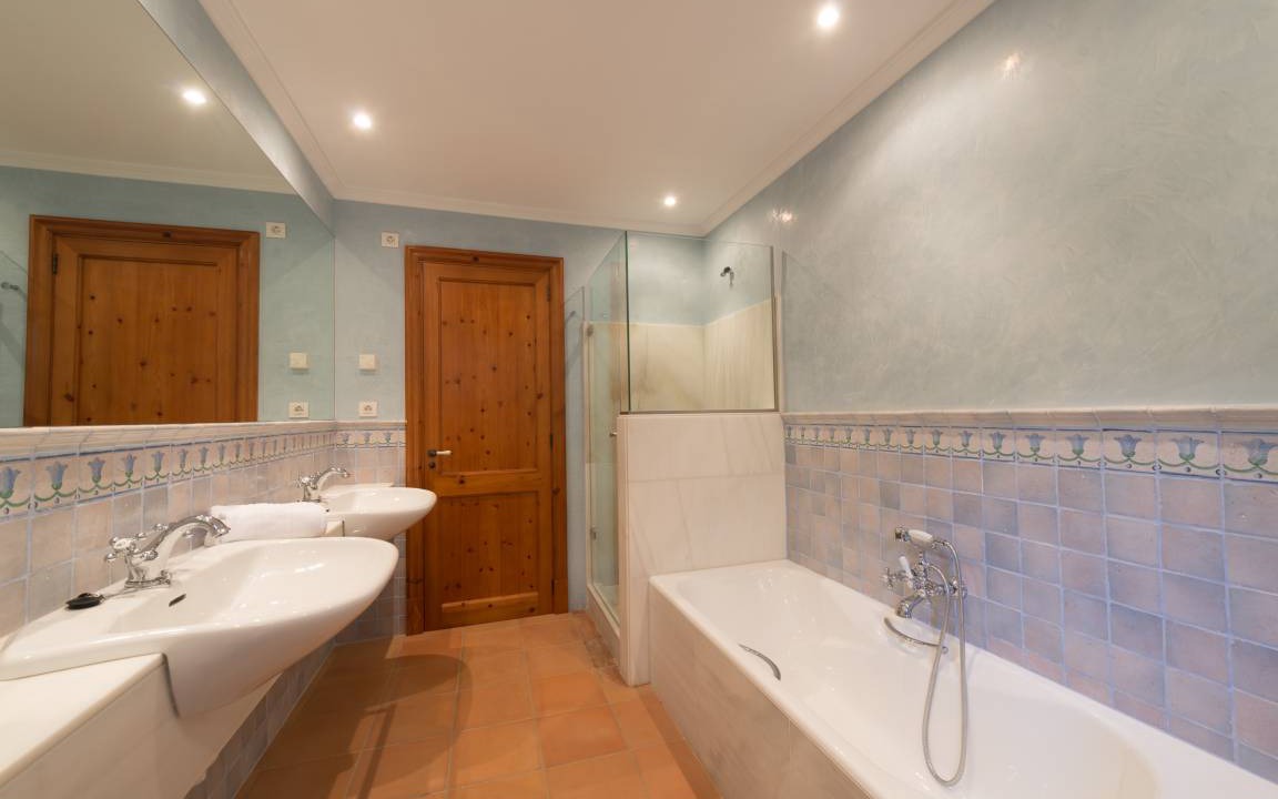 Photo of Bathroom in Fornalutx