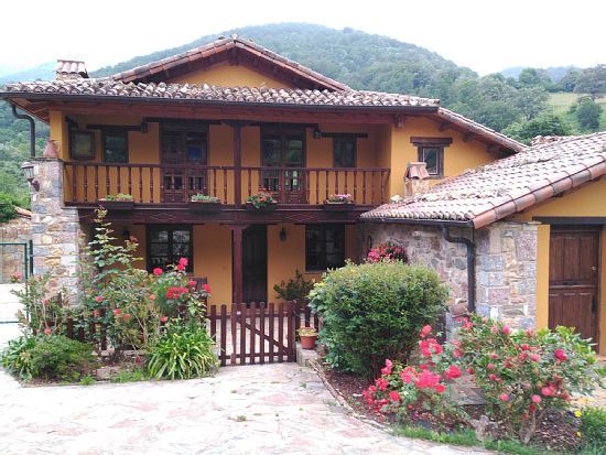 Photo of Buildings in Quiros
