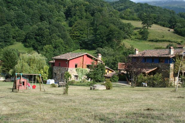 Photo of Buildings in Quiros