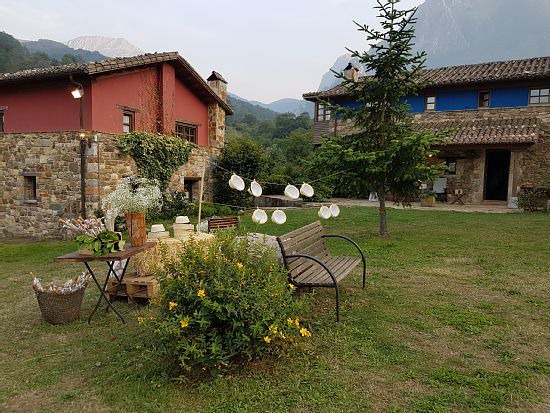 Photo of Buildings in Quiros