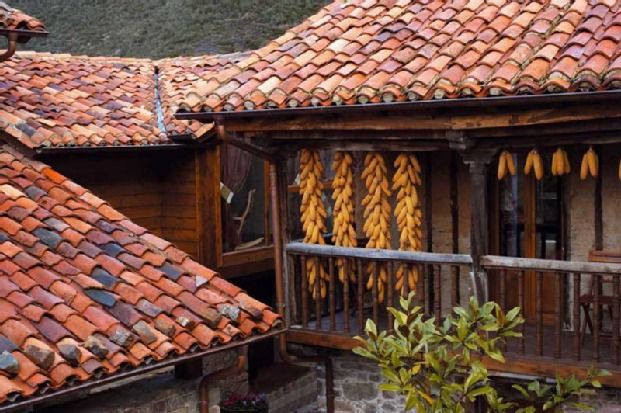 Photo of Buildings in Tudes