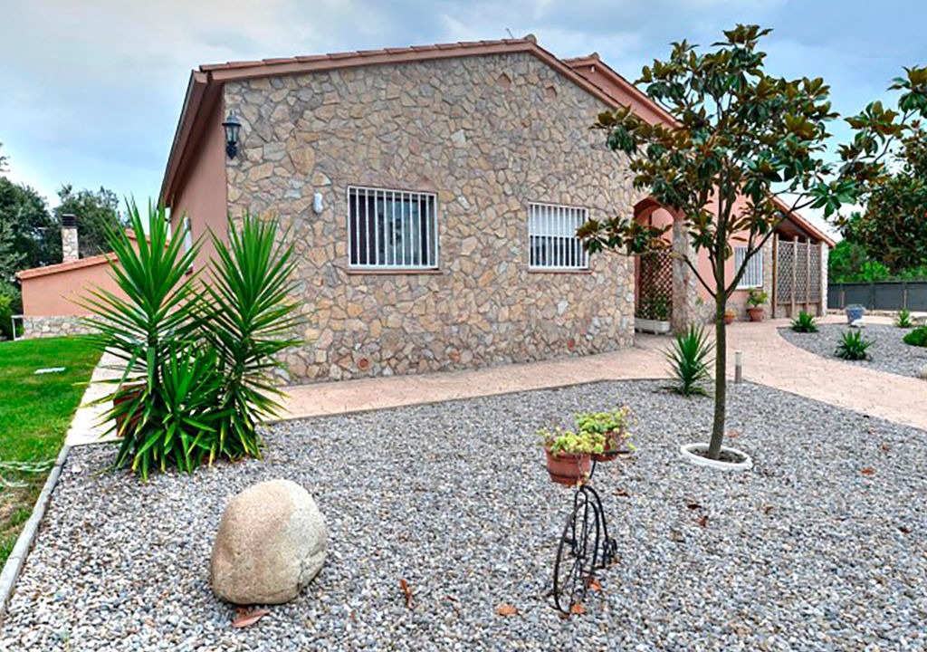 Photo of Buildings in Can Carbonell