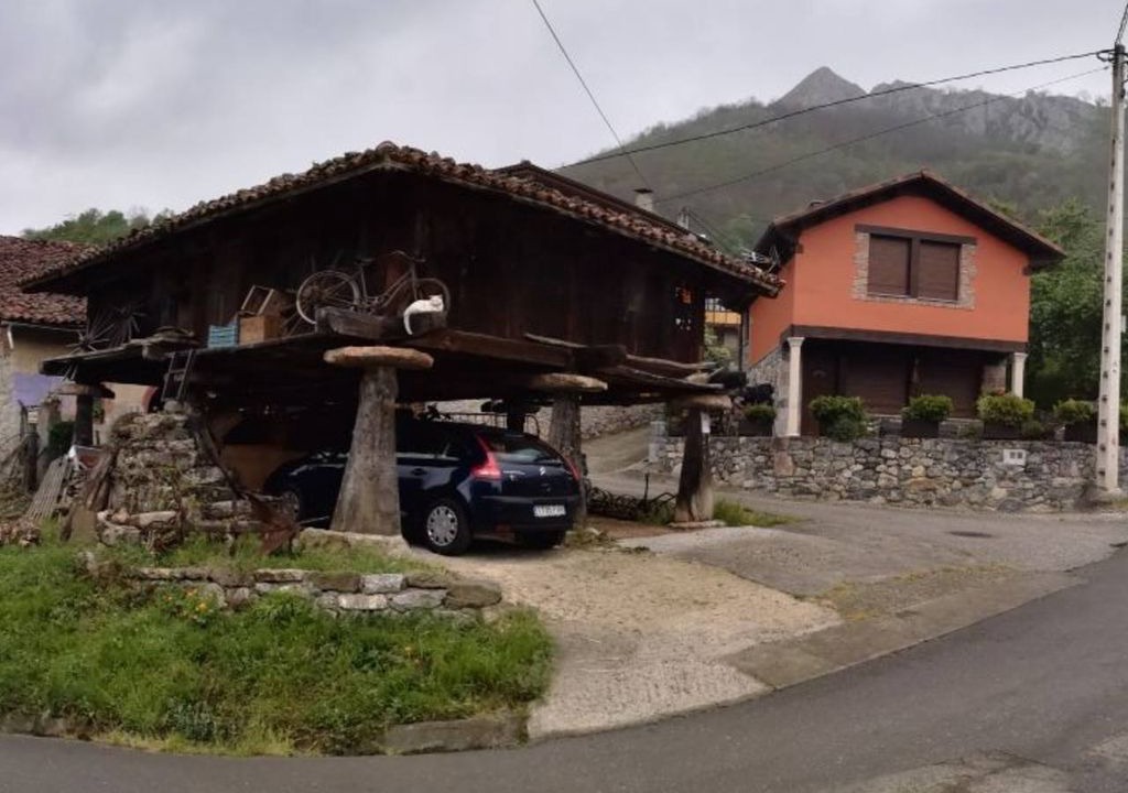 Photo of Buildings in Sames