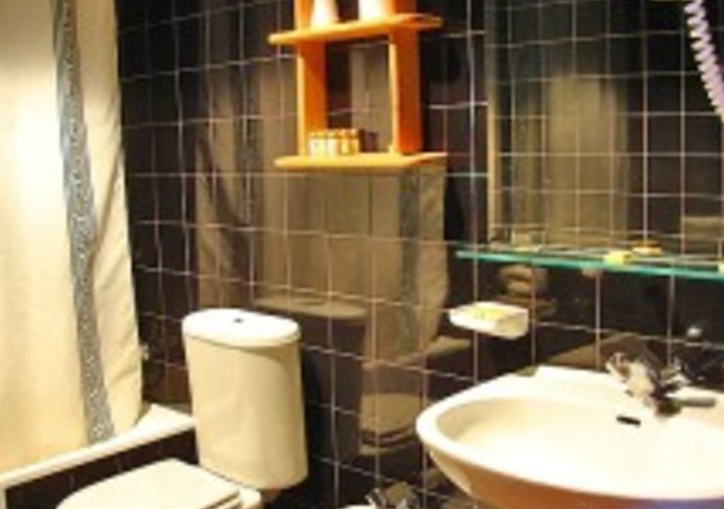 Photo of Bathroom in Sames