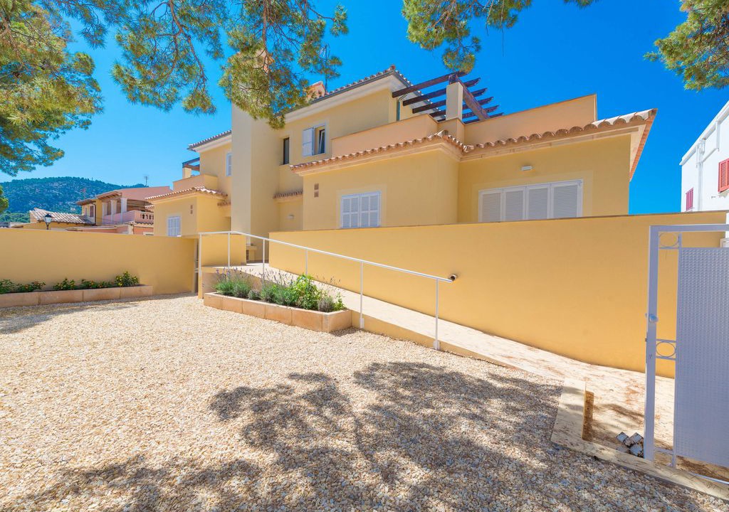 Photo of Buildings in Sant Elm