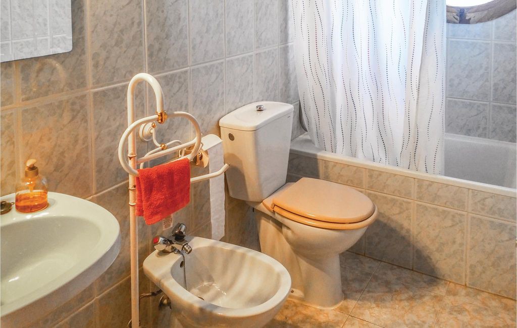 Photo of Bathroom in Los Altos