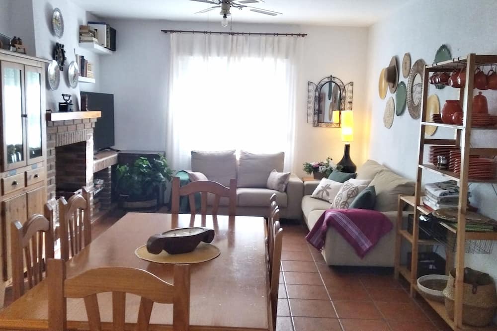Photo of Livingroom in San Roman de Los Montes