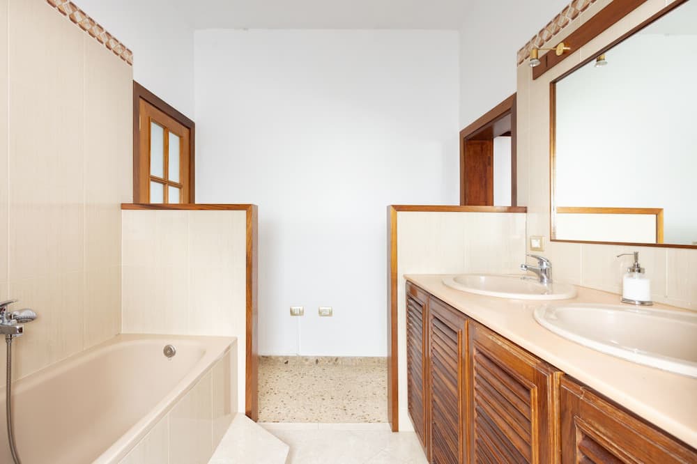 Photo of Bathroom in Tegueste