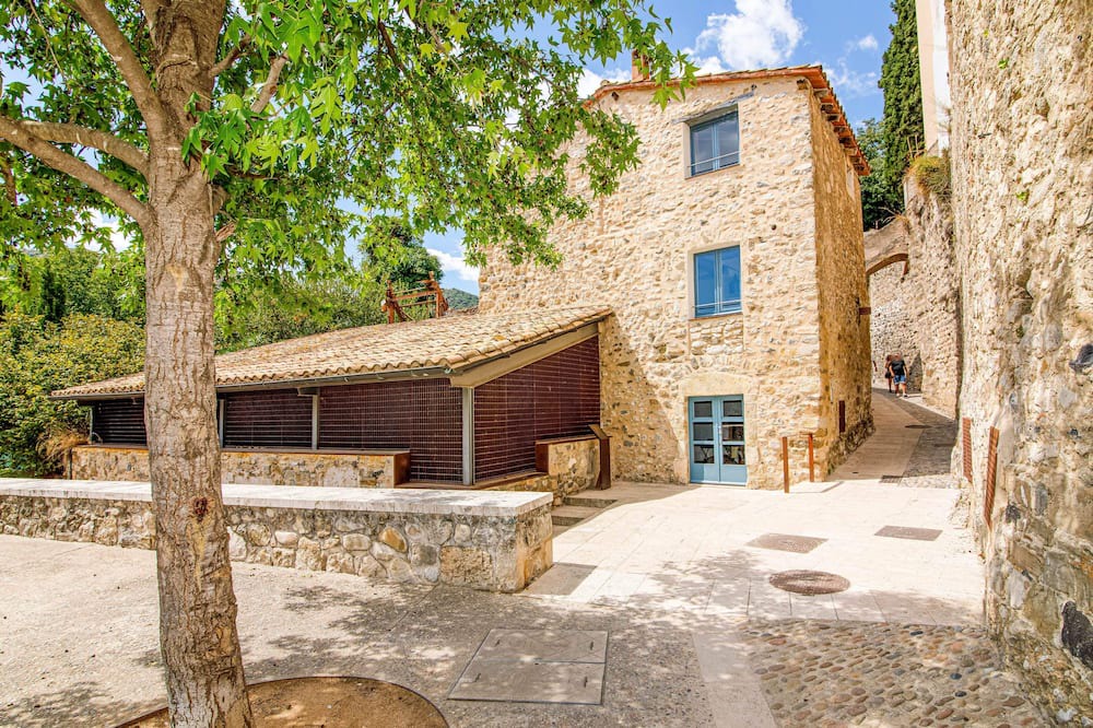 Photo of Outdoor in Besalu