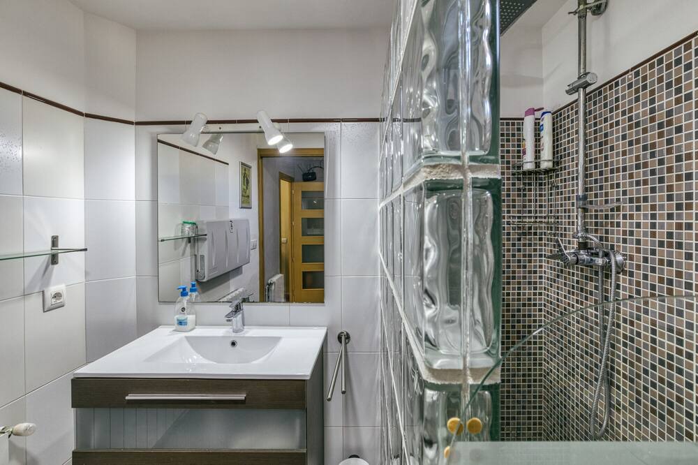 Photo of Bathroom in Banyoles