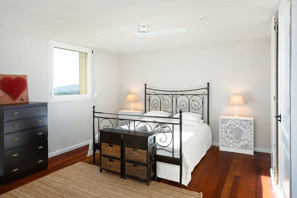 Photo of Bedroom in Castellcir